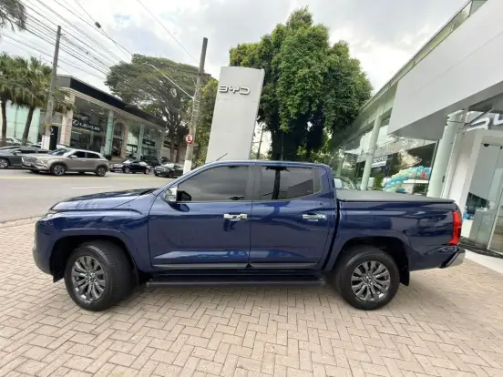 MITSUBISHI-TRITON-2.4 BITURBO DIESEL CD HPE 4X4 AUTOMÁTICO MITSUBISHI-TRITON-2025