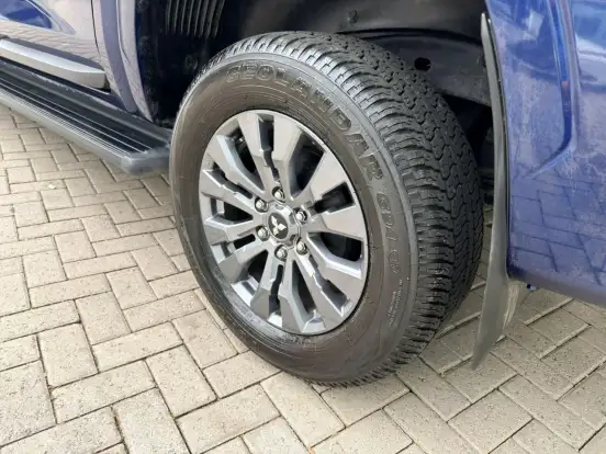 MITSUBISHI-TRITON-2.4 BITURBO DIESEL CD HPE 4X4 AUTOMÁTICO MITSUBISHI-TRITON-2025