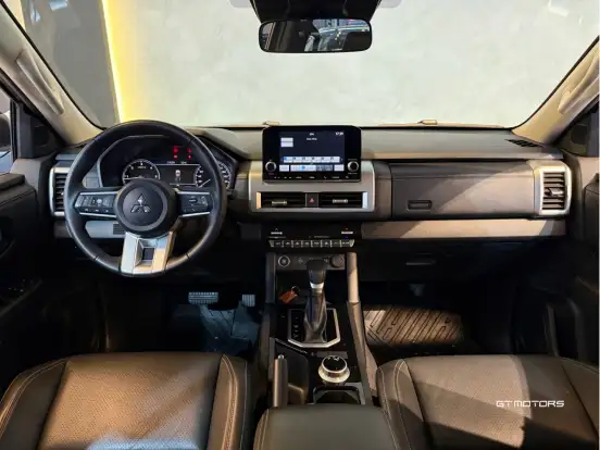 MITSUBISHI-TRITON-2.4 BITURBO DIESEL CD HPE 4X4 AUTOMÁTICO MITSUBISHI-TRITON-2025