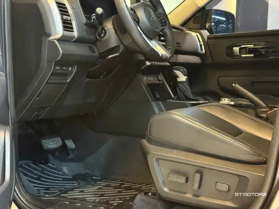 MITSUBISHI-TRITON-2.4 BITURBO DIESEL CD HPE 4X4 AUTOMÁTICO MITSUBISHI-TRITON-2025