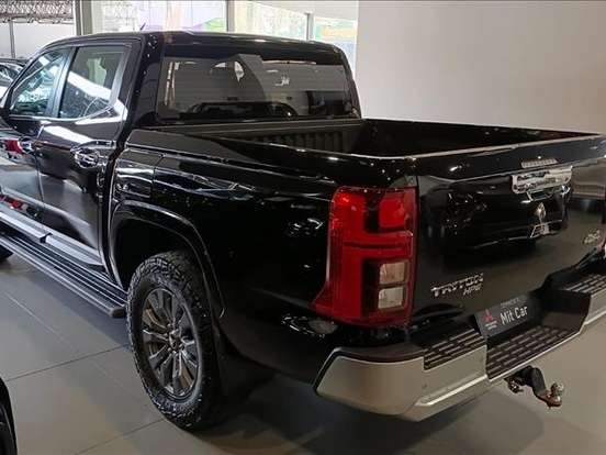 MITSUBISHI-TRITON-2.4 BITURBO DIESEL CD HPE 4X4 AUTOMÁTICO MITSUBISHI-TRITON-2025