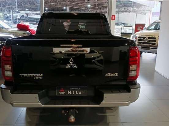 MITSUBISHI-TRITON-2.4 BITURBO DIESEL CD HPE 4X4 AUTOMÁTICO MITSUBISHI-TRITON-2025