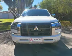 MITSUBISHI TRITON 2.4 BITURBO DIESEL CD HPE-S 4X4 AUTOMÁTICO MITSUBISHI TRITON 2.4 BITURBO DIESEL CD HPE-S 4X4 AUTOMÁTICO