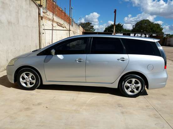 MITSUBISHI-GRANDIS-2006