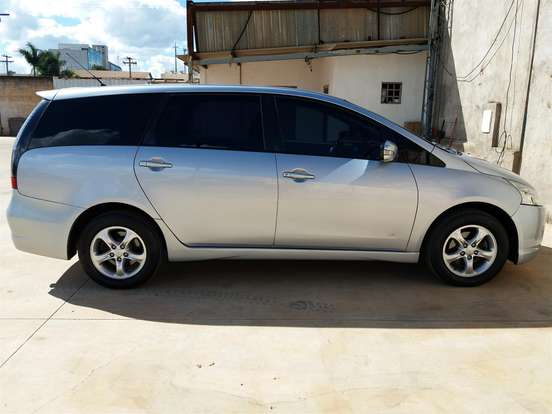 MITSUBISHI-GRANDIS-2006