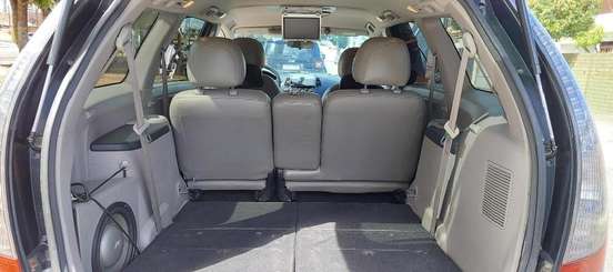 MITSUBISHI-GRANDIS-2006