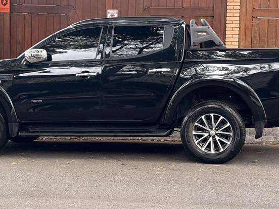 MITSUBISHI-L200 TRITON-2.4 16V TURBO DIESEL SPORT HPE-S CD 4P 4X4 AUTOMÁTICO MITSUBISHI-L200 TRITON-2019