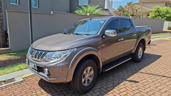 MITSUBISHI L200 TRITON 2.4 16V TURBO DIESEL SPORT HPE TOP CD 4P 4X4 AUTOMÁTICO