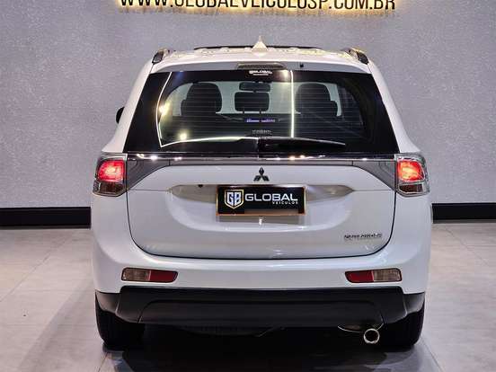 MITSUBISHI-OUTLANDER-2.0 16V GASOLINA 4P AUTOMÁTICO MITSUBISHI-OUTLANDER-2014