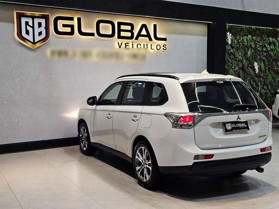 MITSUBISHI-OUTLANDER-2.0 16V GASOLINA 4P AUTOMÁTICO MITSUBISHI-OUTLANDER-2014