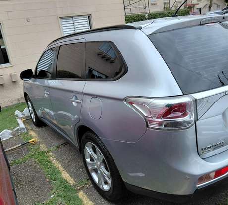 MITSUBISHI-OUTLANDER-2013