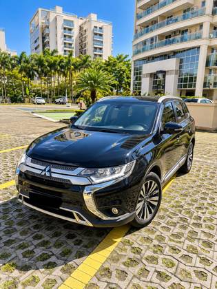 MITSUBISHI OUTLANDER 2.0 MIVEC GASOLINA HPE AUTOMÁTICO