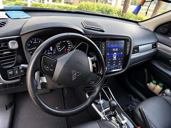 MITSUBISHI-OUTLANDER-2019