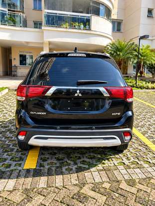 MITSUBISHI-OUTLANDER-2019