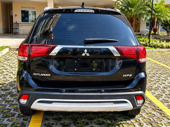 MITSUBISHI-OUTLANDER-2.0 MIVEC GASOLINA HPE AUTOMÁTICO MITSUBISHI-OUTLANDER-2019