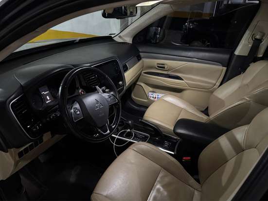 MITSUBISHI-OUTLANDER-2.0 MIVEC GASOLINA HPE AUTOMÁTICO MITSUBISHI-OUTLANDER-2019