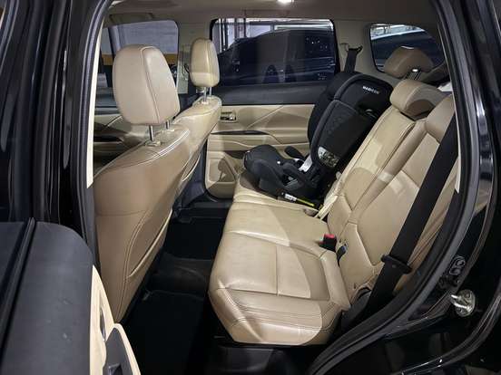 MITSUBISHI-OUTLANDER-2019