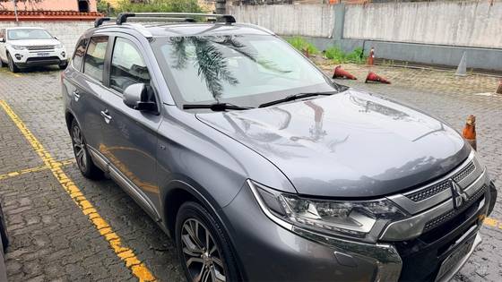 MITSUBISHI OUTLANDER 3.0 GT 4X4 V6 24V GASOLINA 4P AUTOMÁTICO