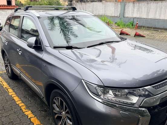 MITSUBISHI-OUTLANDER-3.0 GT 4X4 V6 24V GASOLINA 4P AUTOMÁTICO MITSUBISHI-OUTLANDER-2017