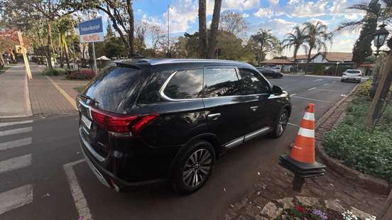 MITSUBISHI-OUTLANDER-3.0 MIVEC V6 GASOLINA HPE-S AWD AUTOMÁTICO MITSUBISHI-OUTLANDER-2018