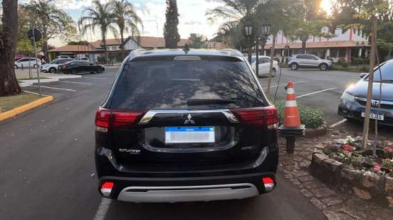 MITSUBISHI-OUTLANDER-2018