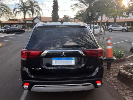 MITSUBISHI-OUTLANDER-3.0 MIVEC V6 GASOLINA HPE-S AWD AUTOMÁTICO MITSUBISHI-OUTLANDER-2018