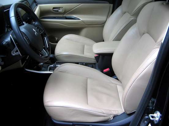 MITSUBISHI-OUTLANDER-3.0 MIVEC V6 GASOLINA HPE-S AWD AUTOMÁTICO MITSUBISHI-OUTLANDER-2019
