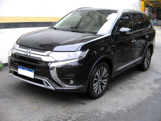 MITSUBISHI-OUTLANDER-2019