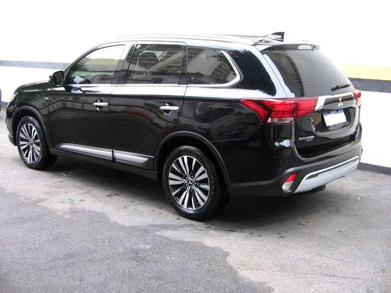 MITSUBISHI-OUTLANDER-2019