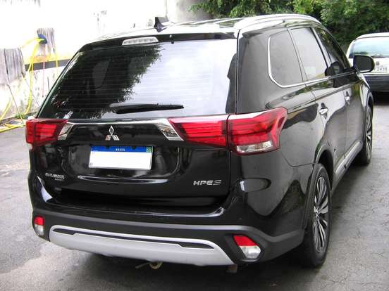 MITSUBISHI-OUTLANDER-2019