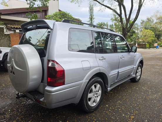 MITSUBISHI-PAJERO FULL-3.8 HPE 4X4 V6 24V GASOLINA 4P AUTOMÁTICO MITSUBISHI-PAJERO FULL-2006