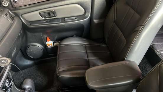 MITSUBISHI-PAJERO TR4-2012