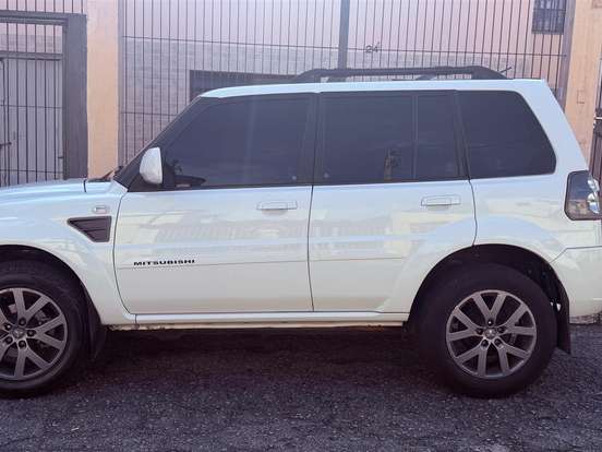 MITSUBISHI-PAJERO TR4-2.0 4X2 16V 140CV FLEX 4P AUTOMÁTICO MITSUBISHI-PAJERO TR4-2013