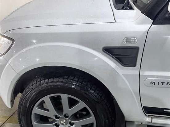 MITSUBISHI-PAJERO TR4-2.0 4X2 16V 140CV FLEX 4P AUTOMÁTICO MITSUBISHI-PAJERO TR4-2014