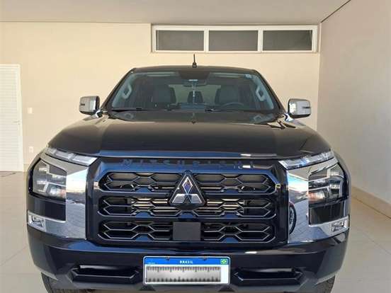 MITSUBISHI-TRITON-2.4 BITURBO DIESEL CD HPE 4X4 AUTOMÁTICO MITSUBISHI-TRITON-2025