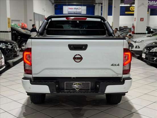 NISSAN-FRONTIER-2023