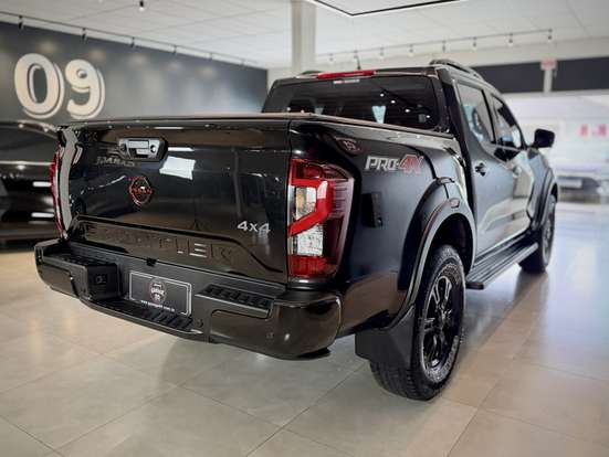 NISSAN-FRONTIER-2025