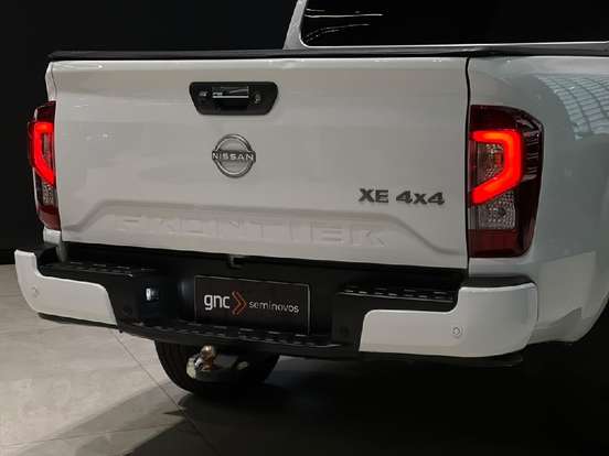 NISSAN-FRONTIER-2024