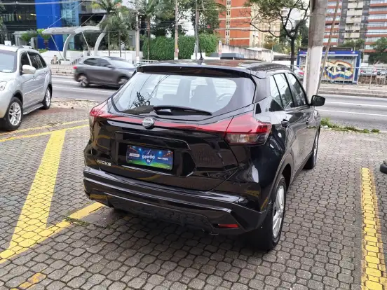NISSAN-KICKS-2023