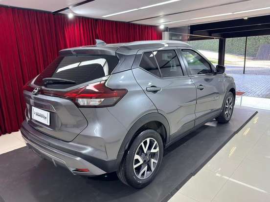 NISSAN-KICKS-2023