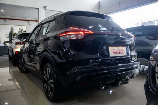 NISSAN-KICKS-2023