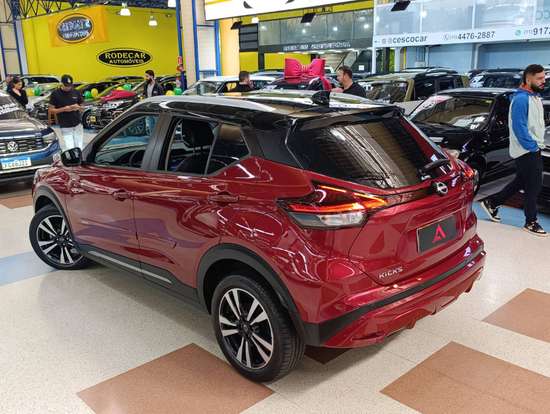 NISSAN-KICKS-2023