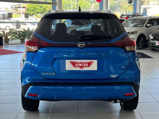 NISSAN-KICKS-2023