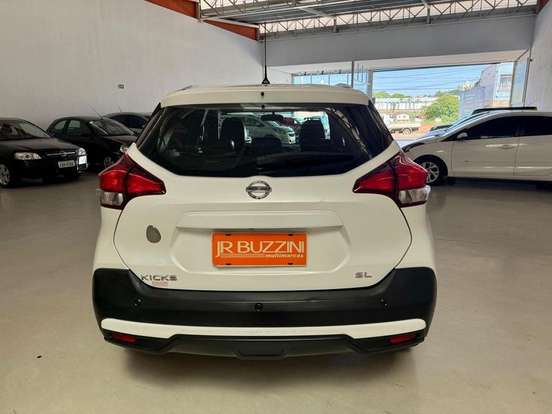 NISSAN-KICKS-2016
