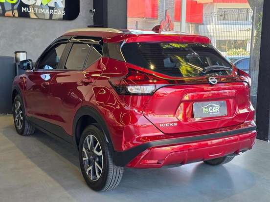 NISSAN-KICKS-2023