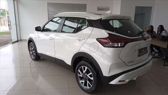 NISSAN-KICKS-2023