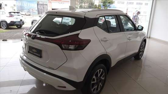NISSAN-KICKS-2023