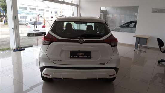 NISSAN-KICKS-2023