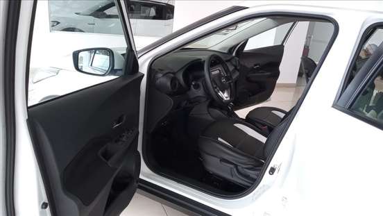 NISSAN-KICKS-2023