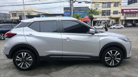 NISSAN-KICKS PLAY-2025